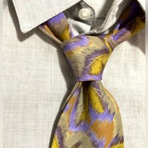 || Giorgio Armani || Vintage Leaf Print Tie 100% Silk Luxury, Like New Vintage